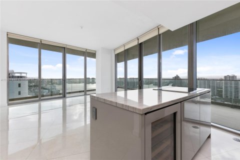Condo in Sunny Isles Beach, Florida, 2 bedrooms  № 1697596 - photo 7