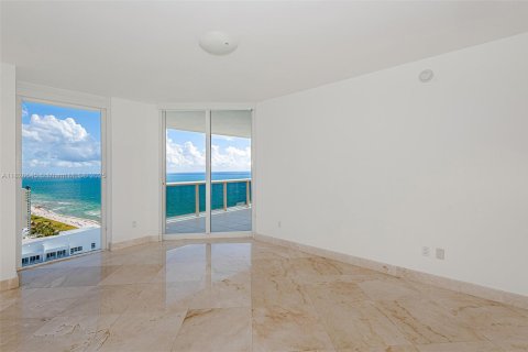 Снять в аренду кондоминиум в Майами-Бич, Флорида 2 спальни, 138.42м2, № 1958036 - фото 21