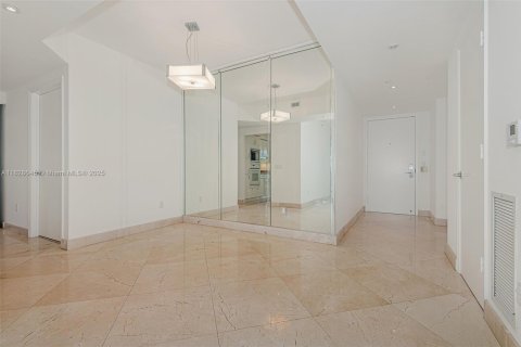 Снять в аренду кондоминиум в Майами-Бич, Флорида 2 спальни, 138.42м2, № 1958036 - фото 10