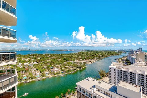 Снять в аренду кондоминиум в Майами-Бич, Флорида 2 спальни, 138.42м2, № 1958036 - фото 4