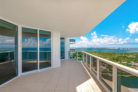 Снять в аренду кондоминиум в Майами-Бич, Флорида 2 спальни, 138.42м2, № 1958036 - фото 3