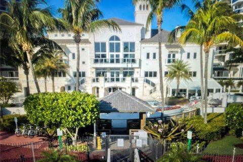 Снять в аренду кондоминиум в Майами-Бич, Флорида 2 спальни, 138.42м2, № 1958036 - фото 29