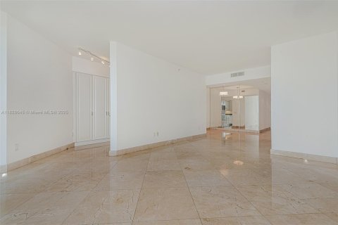 Снять в аренду кондоминиум в Майами-Бич, Флорида 2 спальни, 138.42м2, № 1958036 - фото 9