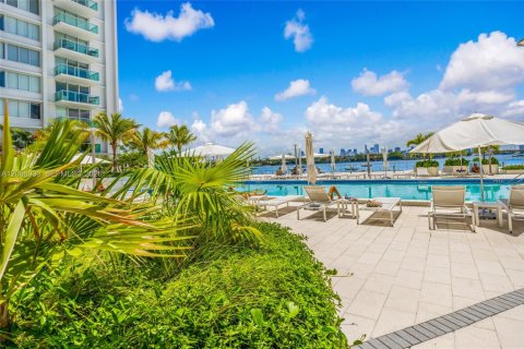 Condominio en venta en Miami Beach, Florida, 1 dormitorio, 79.15 m2 № 2170773 - foto 19