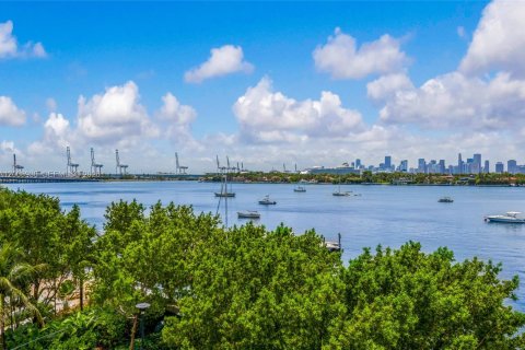 Condominio en venta en Miami Beach, Florida, 1 dormitorio, 79.15 m2 № 2170773 - foto 13