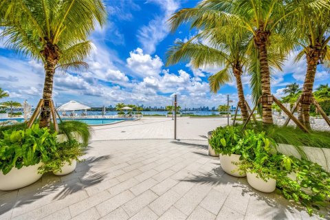 Condominio en venta en Miami Beach, Florida, 1 dormitorio, 79.15 m2 № 2170773 - foto 18