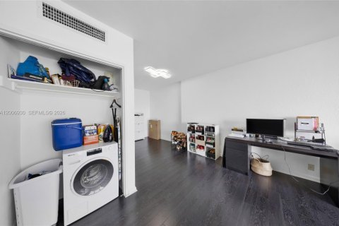 Condominio en venta en Miami Beach, Florida, 1 dormitorio, 79.15 m2 № 2170773 - foto 9