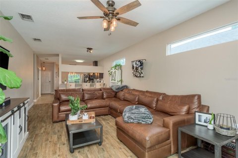 Villa ou maison à vendre à New Port Richey, Floride: 3 chambres, 131.27 m2 № 1914432 - photo 13