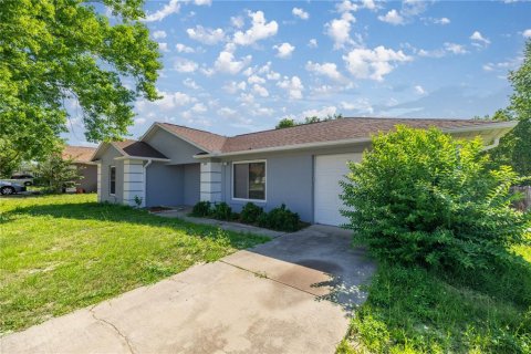 House in Ocala, Florida 2 bedrooms, 115.29 sq.m. № 1791688 - photo 1