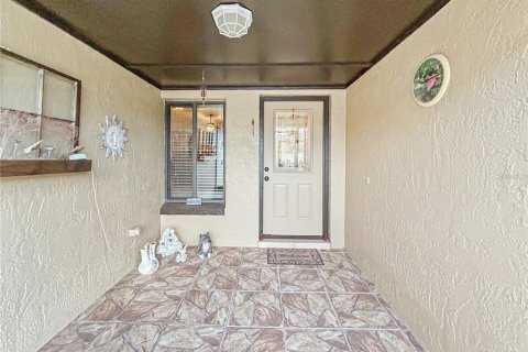 Villa ou maison à vendre à Casselberry, Floride: 4 chambres, 169.18 m2 № 2230049 - photo 4
