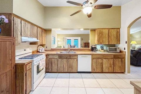 Villa ou maison à vendre à Casselberry, Floride: 4 chambres, 169.18 m2 № 2230049 - photo 5