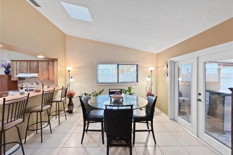 Villa ou maison à vendre à Casselberry, Floride: 4 chambres, 169.18 m2 № 2230049 - photo 7