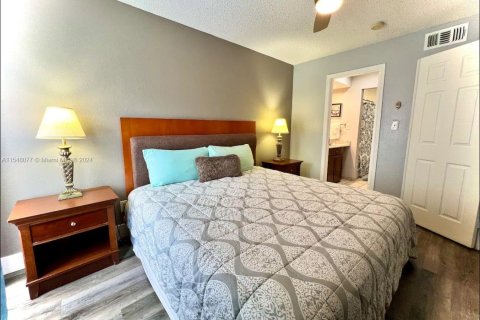 Condo in Kissimmee, Florida, 1 bedroom  № 1729219 - photo 8