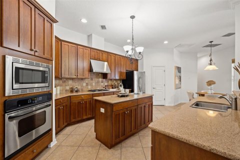 Casa en venta en Tampa, Florida, 4 dormitorios, 336.4 m2 № 2422753 - foto 12