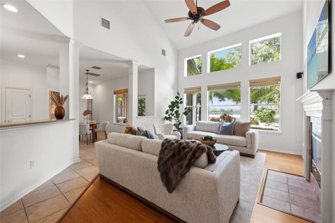 Casa en venta en Tampa, Florida, 4 dormitorios, 336.4 m2 № 2422753 - foto 9