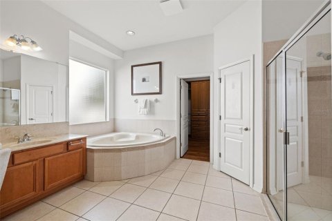Casa en venta en Tampa, Florida, 4 dormitorios, 336.4 m2 № 2422753 - foto 30