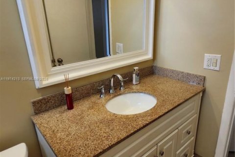 Снять в аренду кондоминиум в Помпано-Бич, Флорида 1 спальня, 85.47м2, № 2036575 - фото 10