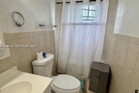 Commercial property in Miami, Florida 141.4 sq.m. № 2384705 - photo 24