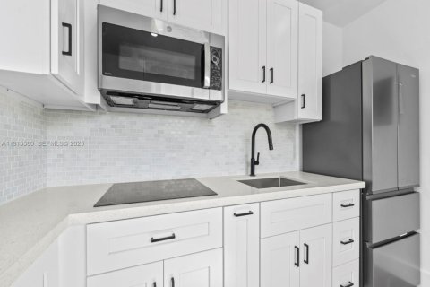 Appartement à louer à Miami, Floride: 2 chambres, 63.55 m2 № 2076687 - photo 4