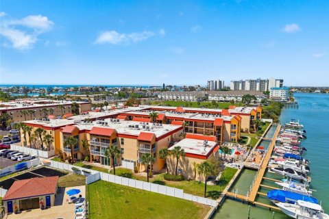 Купить кондоминиум в Сент-Пит-Бич, Флорида 5 комнат, 60.39м2, № 2101829 - фото 27