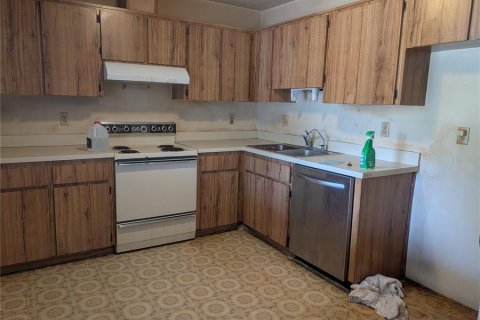 Condo in Largo, Florida, 1 bedroom  № 1888649 - photo 5