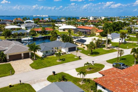 House in Punta Gorda, Florida 3 bedrooms № 2307359