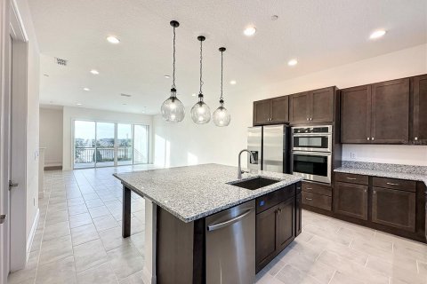 Townhouse in Orlando, Florida 3 bedrooms, 198.81 sq.m. № 1534929 - photo 4