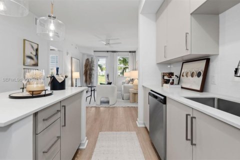 Снять в аренду квартиру в Лейк-Уорт, Флорида 3 спальни, 120.96м2, № 2249405 - фото 18