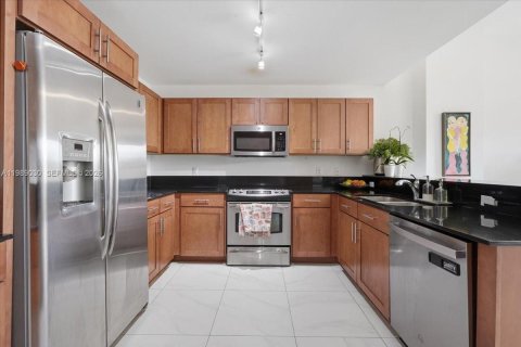 Copropriété à louer à Miami, Floride: 2 chambres, 202.71 m2 № 2051540 - photo 5