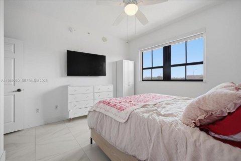 Copropriété à louer à Miami, Floride: 2 chambres, 202.71 m2 № 2051540 - photo 15