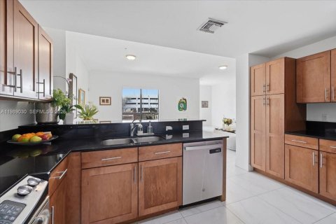 Copropriété à louer à Miami, Floride: 2 chambres, 202.71 m2 № 2051540 - photo 4