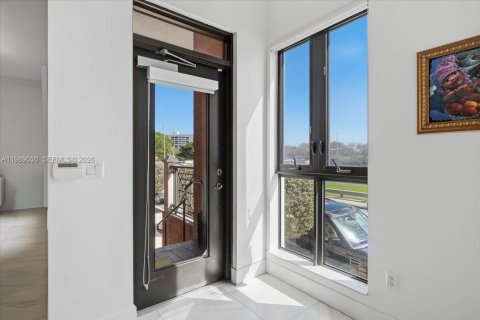 Copropriété à louer à Miami, Floride: 2 chambres, 202.71 m2 № 2051540 - photo 6