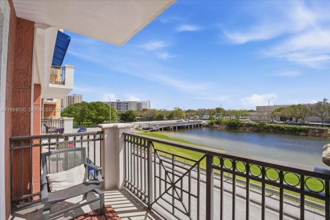 Copropriété à louer à Miami, Floride: 2 chambres, 202.71 m2 № 2051540 - photo 21