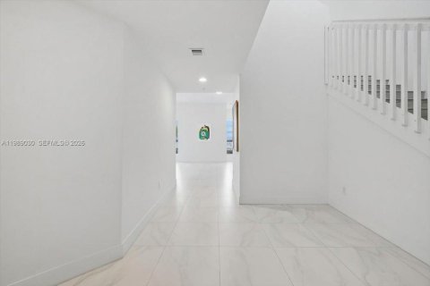 Copropriété à louer à Miami, Floride: 2 chambres, 202.71 m2 № 2051540 - photo 7