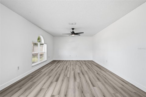 Casa en venta en Spring Hill, Florida, 4 dormitorios, 261.98 m2 № 2198029 - foto 10