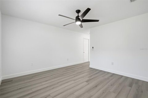 Casa en venta en Spring Hill, Florida, 4 dormitorios, 261.98 m2 № 2198029 - foto 20