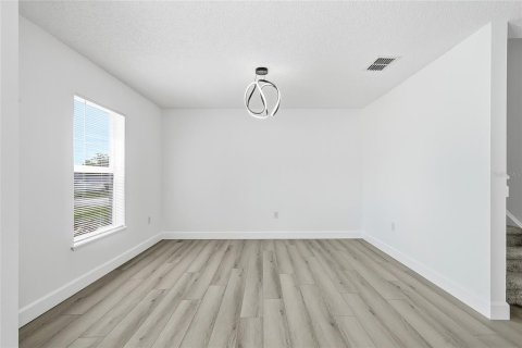 Casa en venta en Spring Hill, Florida, 4 dormitorios, 261.98 m2 № 2198029 - foto 5