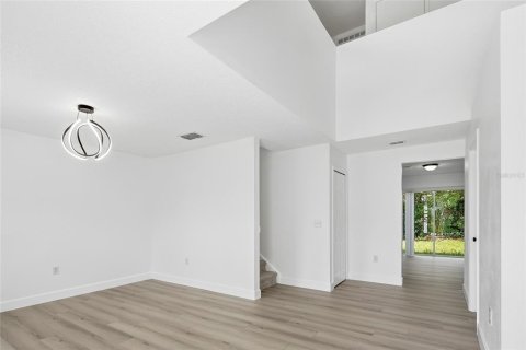 Casa en venta en Spring Hill, Florida, 4 dormitorios, 261.98 m2 № 2198029 - foto 4