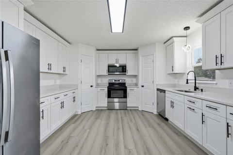 Casa en venta en Spring Hill, Florida, 4 dormitorios, 261.98 m2 № 2198029 - foto 14