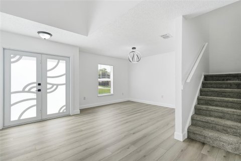 Casa en venta en Spring Hill, Florida, 4 dormitorios, 261.98 m2 № 2198029 - foto 7