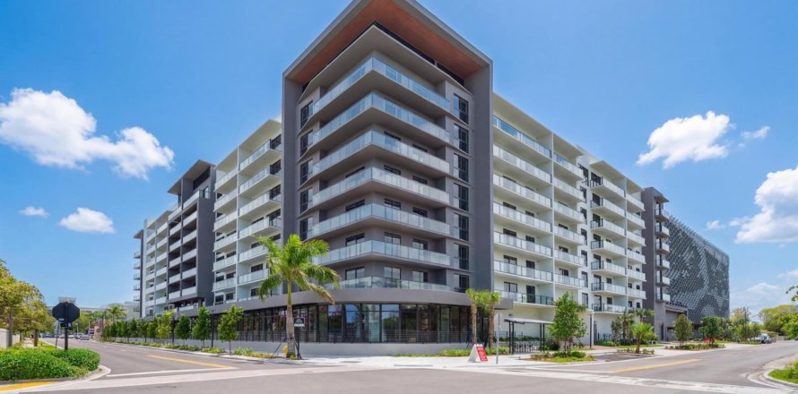Condo in North Miami, Florida, 2 bedrooms № 2244497