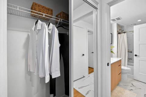 Condo in North Miami, Florida, 2 bedrooms № 2244497 - photo 26