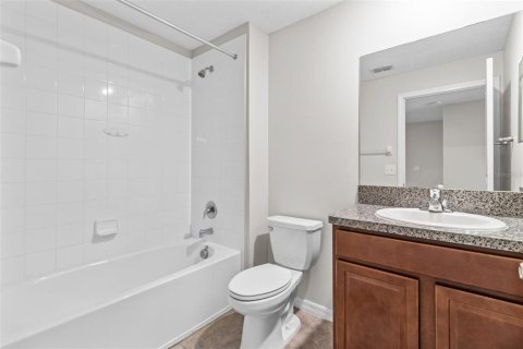 Townhouse in Sun City Center, Florida 3 bedrooms, 158.03 sq.m. № 1797945 - photo 17