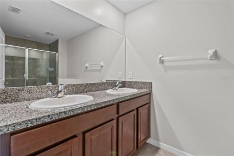 Townhouse in Sun City Center, Florida 3 bedrooms, 158.03 sq.m. № 1797945 - photo 23