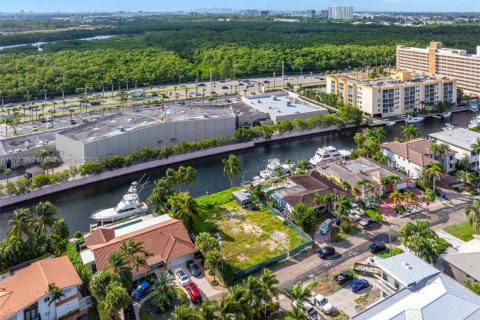 Land in North Miami Beach, Florida № 1693809 - photo 11