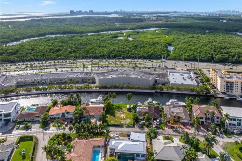 Land in North Miami Beach, Florida № 1693809 - photo 12