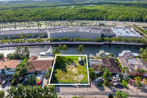 Land in North Miami Beach, Florida № 1693809 - photo 1