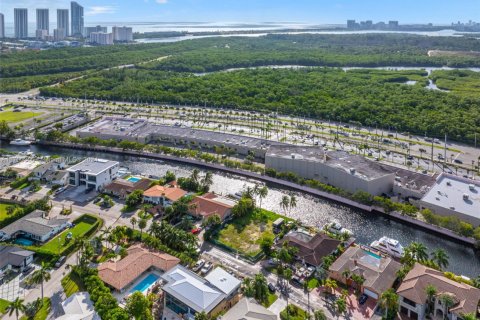 Land in North Miami Beach, Florida № 1693809 - photo 13