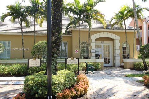 Condo in Pembroke Pines, Florida, 3 bedrooms  № 2087154 - photo 21