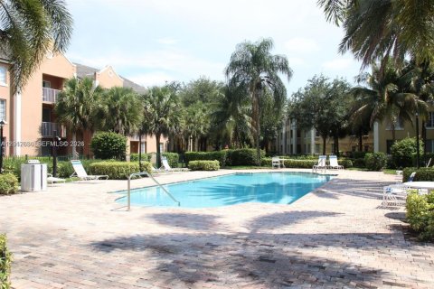 Condo in Pembroke Pines, Florida, 3 bedrooms  № 2087154 - photo 22